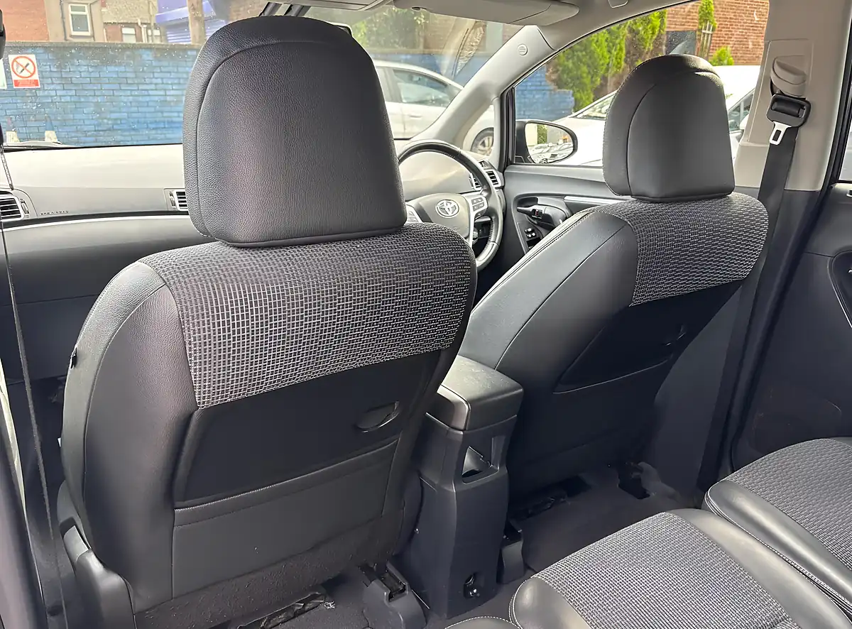 Used 2015 Toyota Verso Excel Blue - Interior and Exterior details 13
