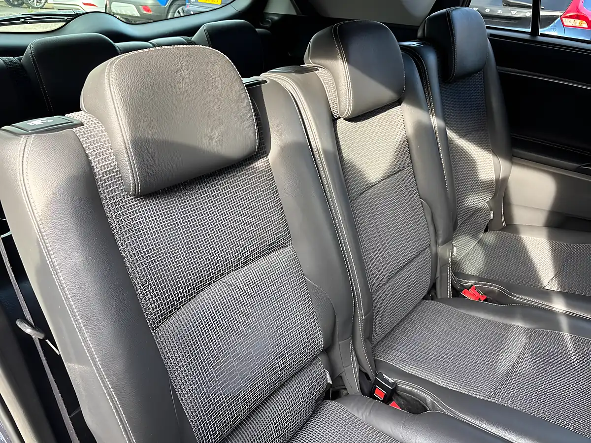 Used 2015 Toyota Verso Excel Blue - Interior and Exterior details 14