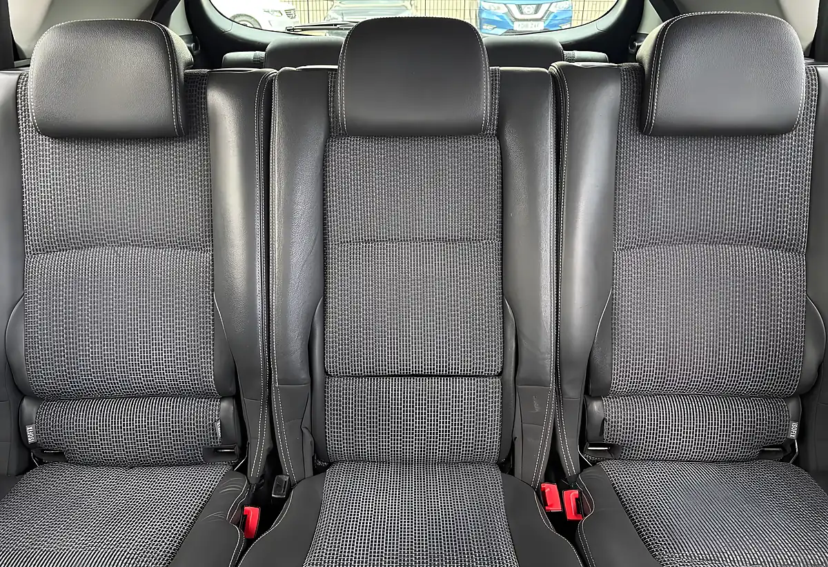 Used 2015 Toyota Verso Excel Blue - Interior and Exterior details 15