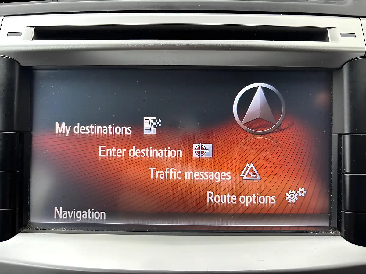 Used 2015 Toyota Verso Excel Blue - Interior and Exterior details 16