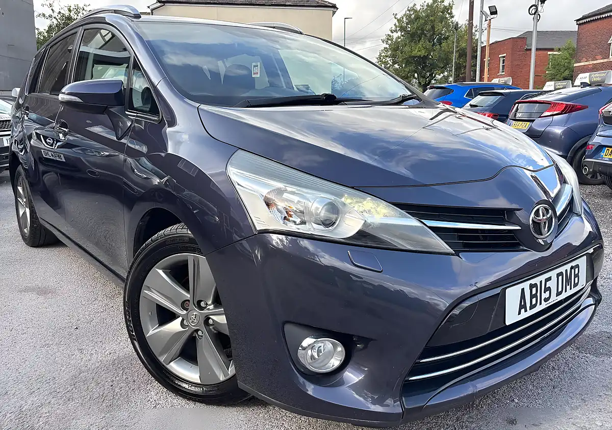Used 2015 Toyota Verso Excel Blue - Interior and Exterior details 2