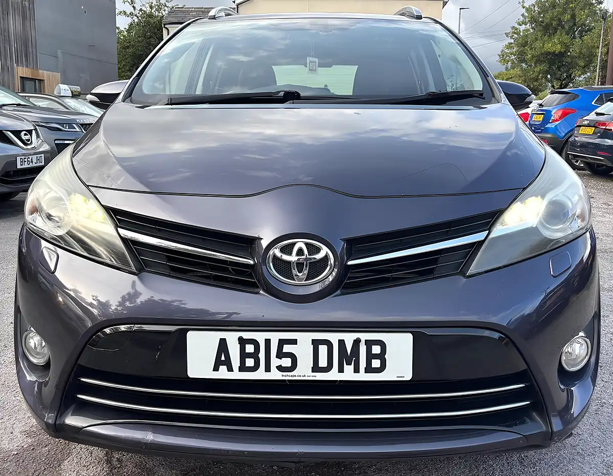 Used 2015 Toyota Verso Excel Blue - Interior and Exterior details 3