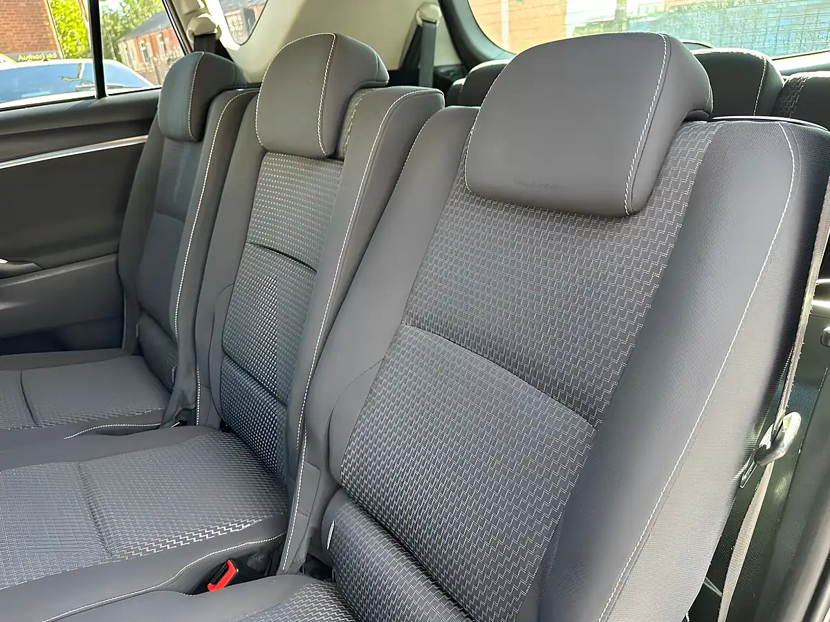 Used 2015 Toyota Verso Trend Grey - Interior and Exterior details 13