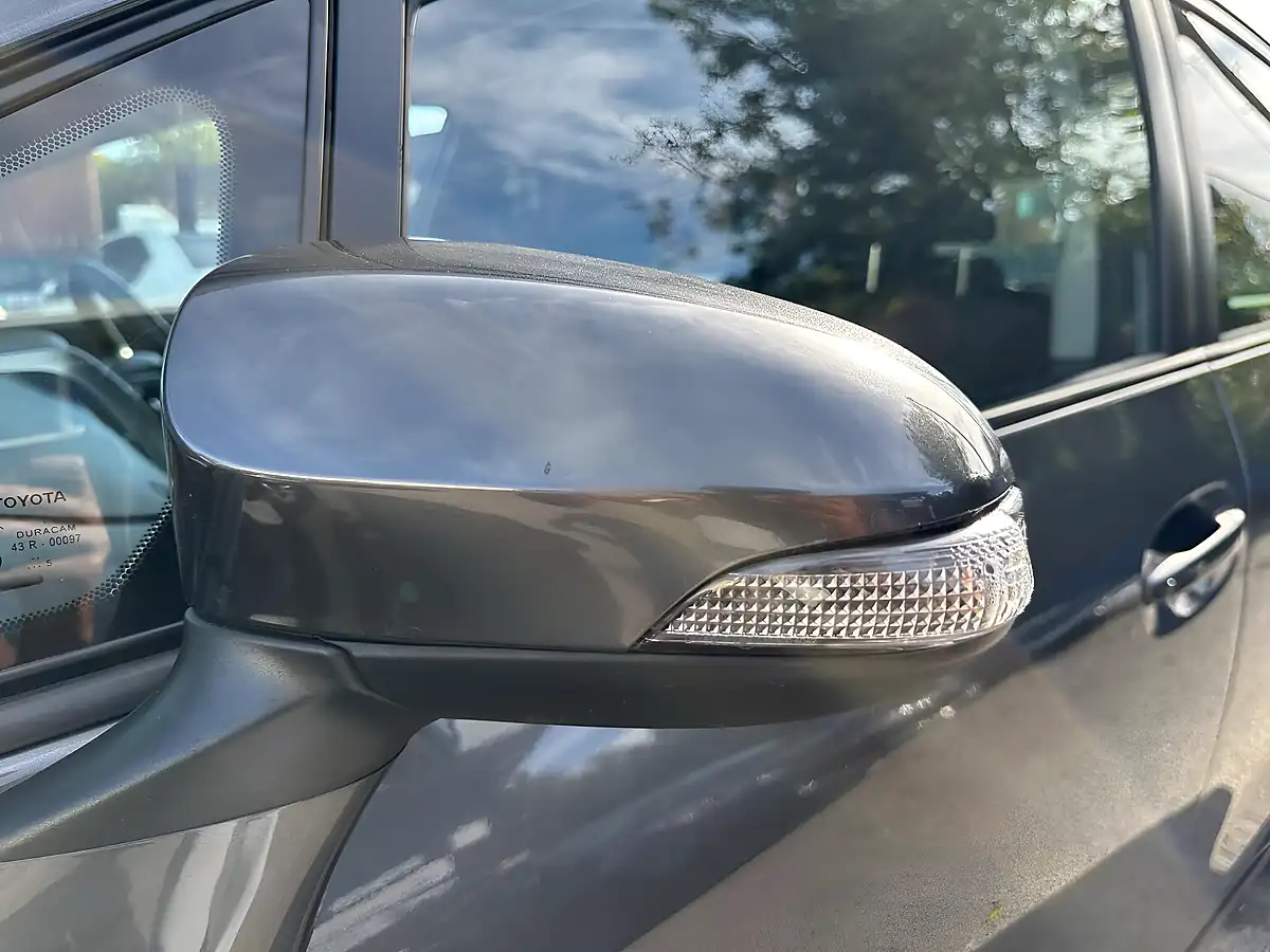 Used 2015 Toyota Verso Trend Grey - Interior and Exterior details 18
