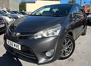 Used 2015 Toyota Verso Trend Grey - Interior and Exterior details 3