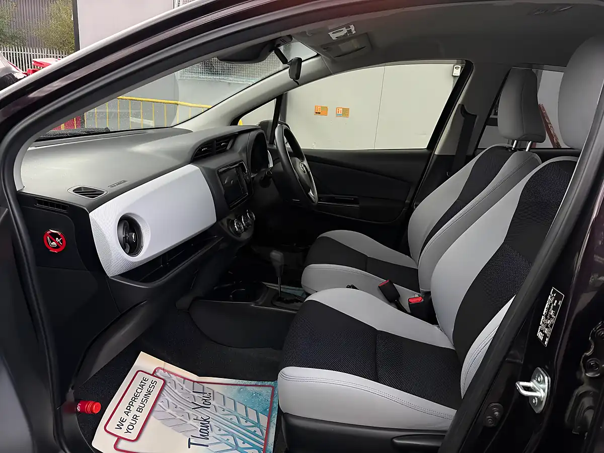 Used 2015 Toyota Vitz Purple - Interior and Exterior details 11