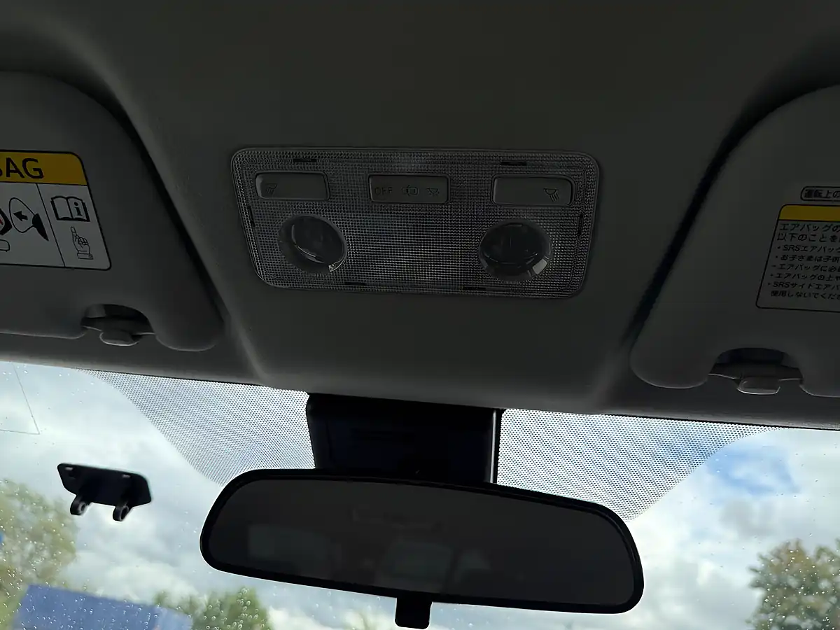 Used 2015 Toyota Vitz Purple - Interior and Exterior details 16