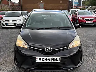 Used 2015 Toyota Vitz Purple - Interior and Exterior details 2