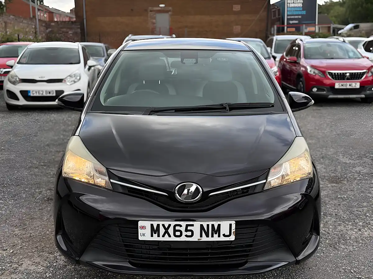 Used 2015 Toyota Vitz Purple - Interior and Exterior details 2