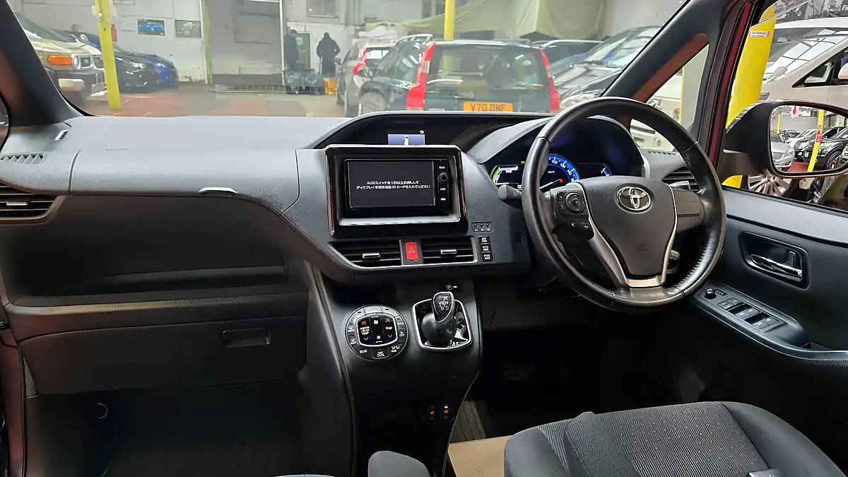 Used 2015 Toyota Voxy 7 Seats Black - Interior and Exterior details 3