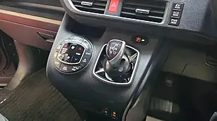 Used 2015 Toyota Voxy 7 Seats Black - Interior and Exterior details 6