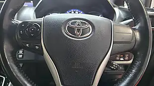 Used 2015 Toyota Voxy Esquire Leather 7 Seats Black - Interior and Exterior details 11