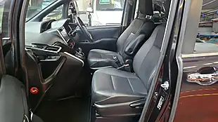 Used 2015 Toyota Voxy Esquire Leather 7 Seats Black - Interior and Exterior details 15