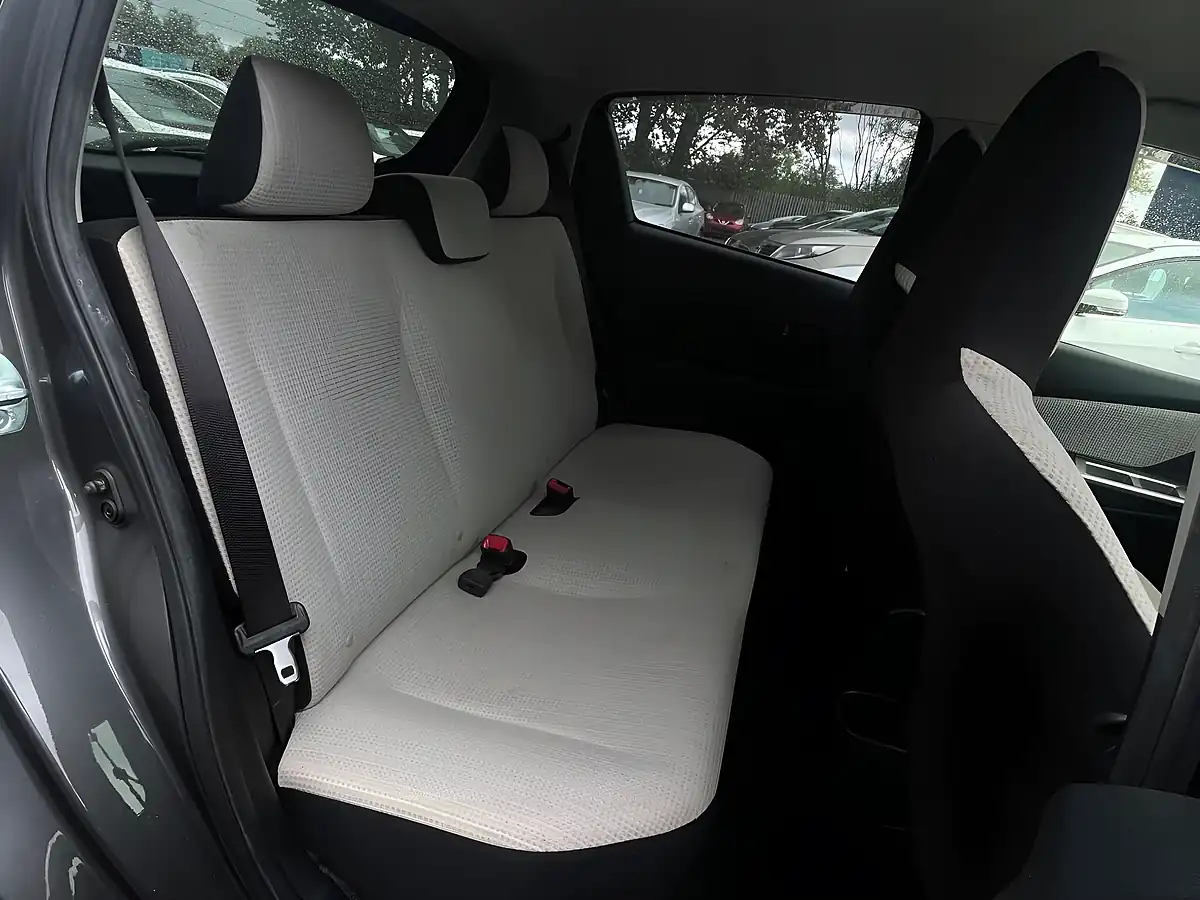 Used 2015 Toyota Yaris Automatic Grey - Interior and Exterior details 11