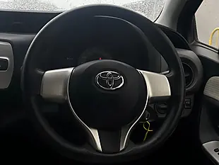 Used 2015 Toyota Yaris Automatic Grey - Interior and Exterior details 17