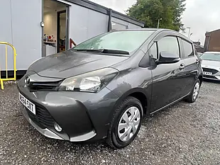 Used 2015 Toyota Yaris Automatic Grey - Interior and Exterior details 3