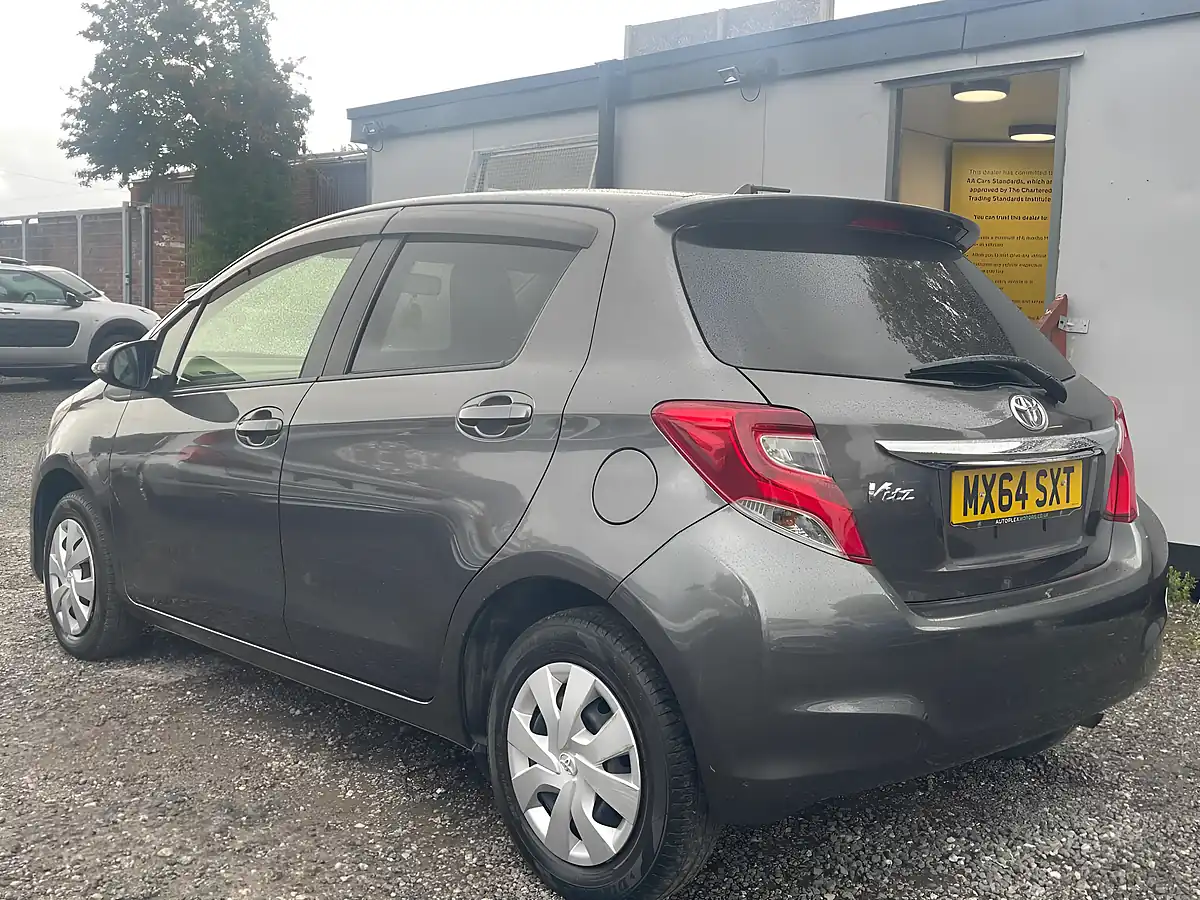 Used 2015 Toyota Yaris Automatic Grey - Interior and Exterior details 5