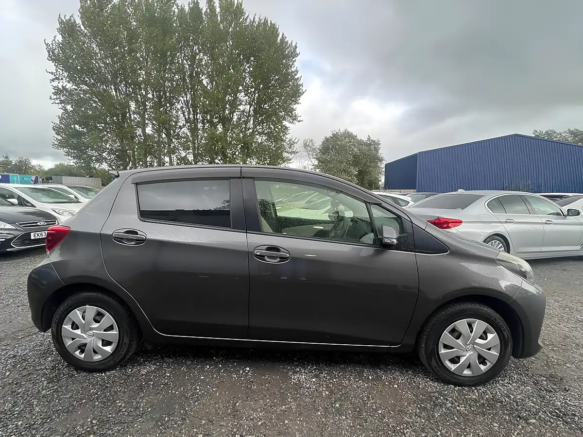 Used 2015 Toyota Yaris Automatic Grey - Interior and Exterior details 8