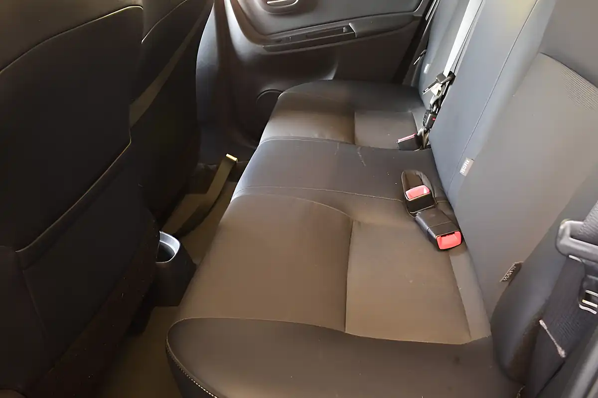Used 2015 Toyota Yaris Excel Blue - Interior and Exterior details 14