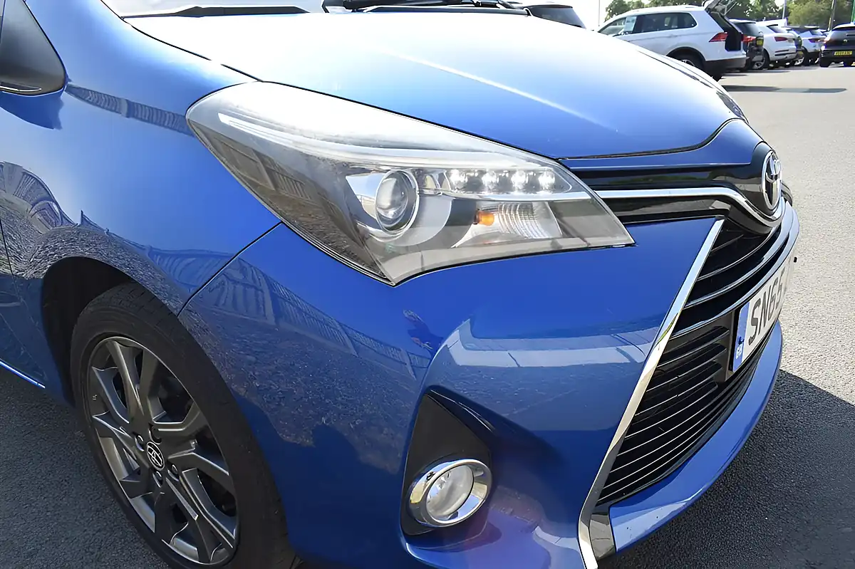 Used 2015 Toyota Yaris Excel Blue - Interior and Exterior details 16