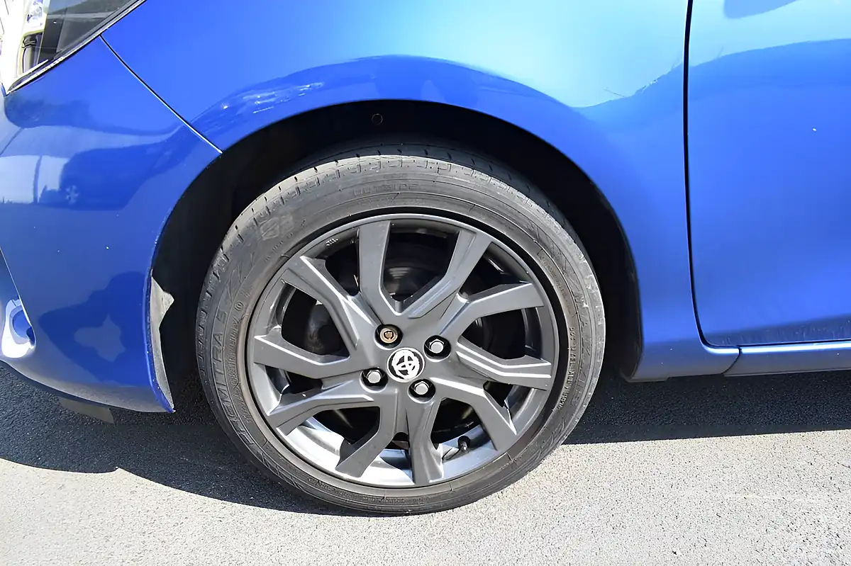Used 2015 Toyota Yaris Excel Blue - Interior and Exterior details 17