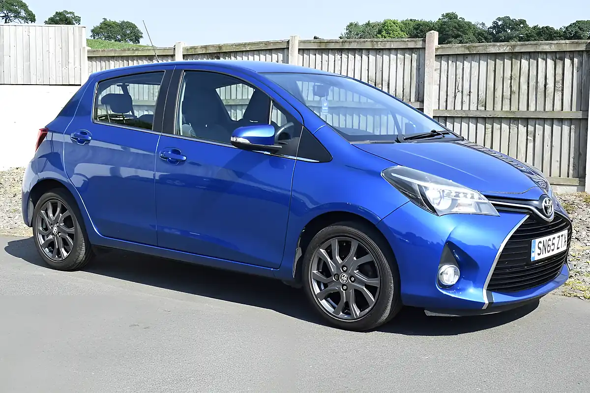 Used 2015 Toyota Yaris Excel Blue - Interior and Exterior details 4