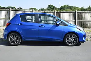 Used 2015 Toyota Yaris Excel Blue - Interior and Exterior details 5