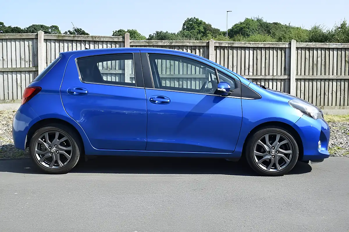 Used 2015 Toyota Yaris Excel Blue - Interior and Exterior details 5
