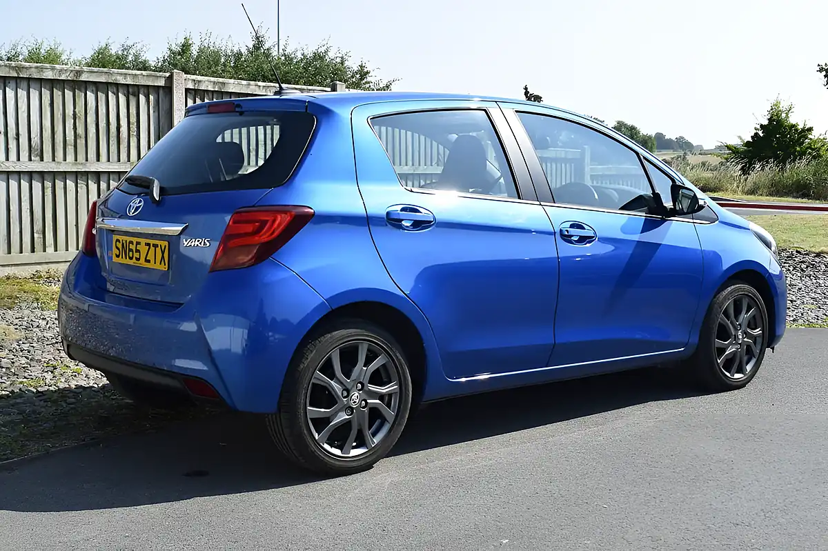Used 2015 Toyota Yaris Excel Blue - Interior and Exterior details 6