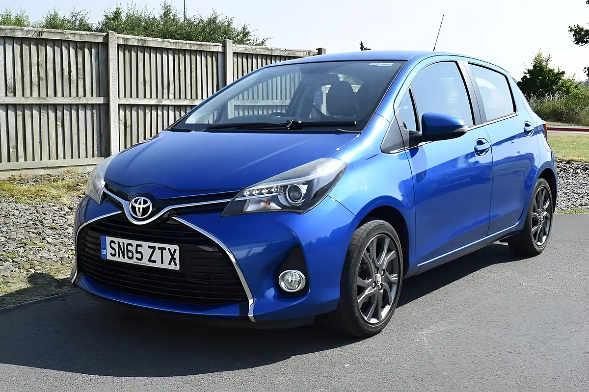 Used 2015 Toyota Yaris Excel Blue - Interior and Exterior details 7