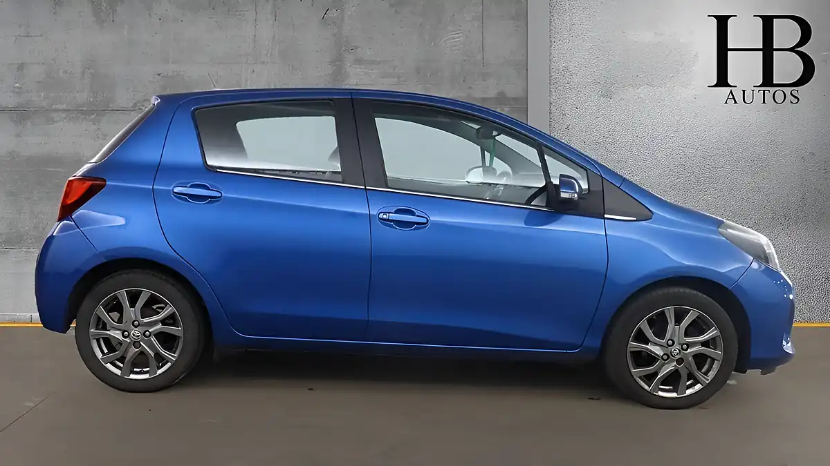 Used 2015 Toyota Yaris Excel Blue - Interior and Exterior details 6