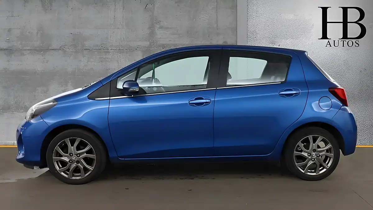 Used 2015 Toyota Yaris Excel Blue - Interior and Exterior details 7