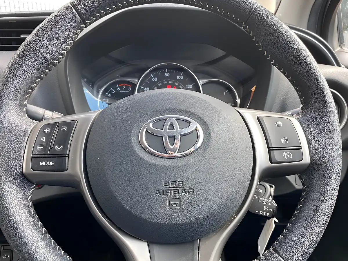 Used 2015 Toyota Yaris Excel Grey - Interior and Exterior details 17