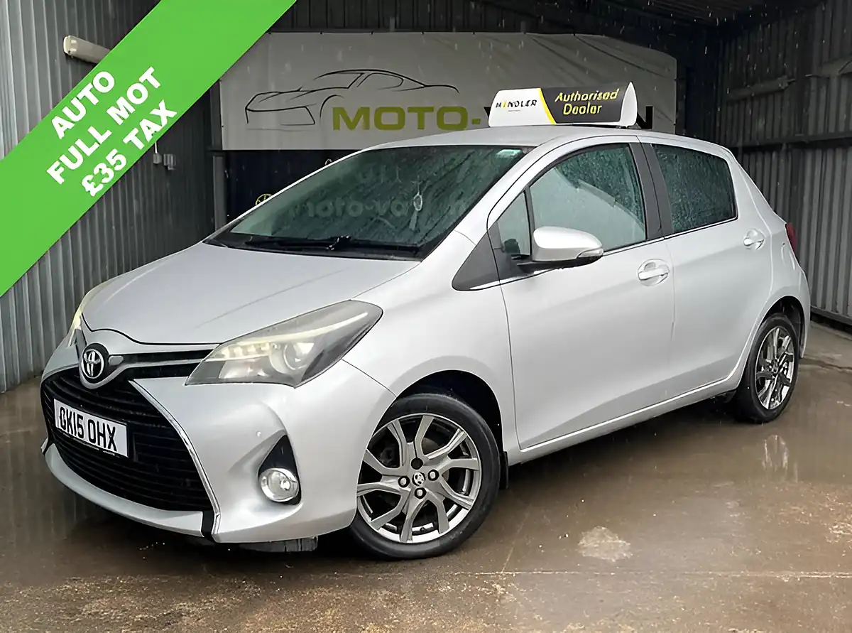 Used 2015 Toyota Yaris Excel Silver - Front View