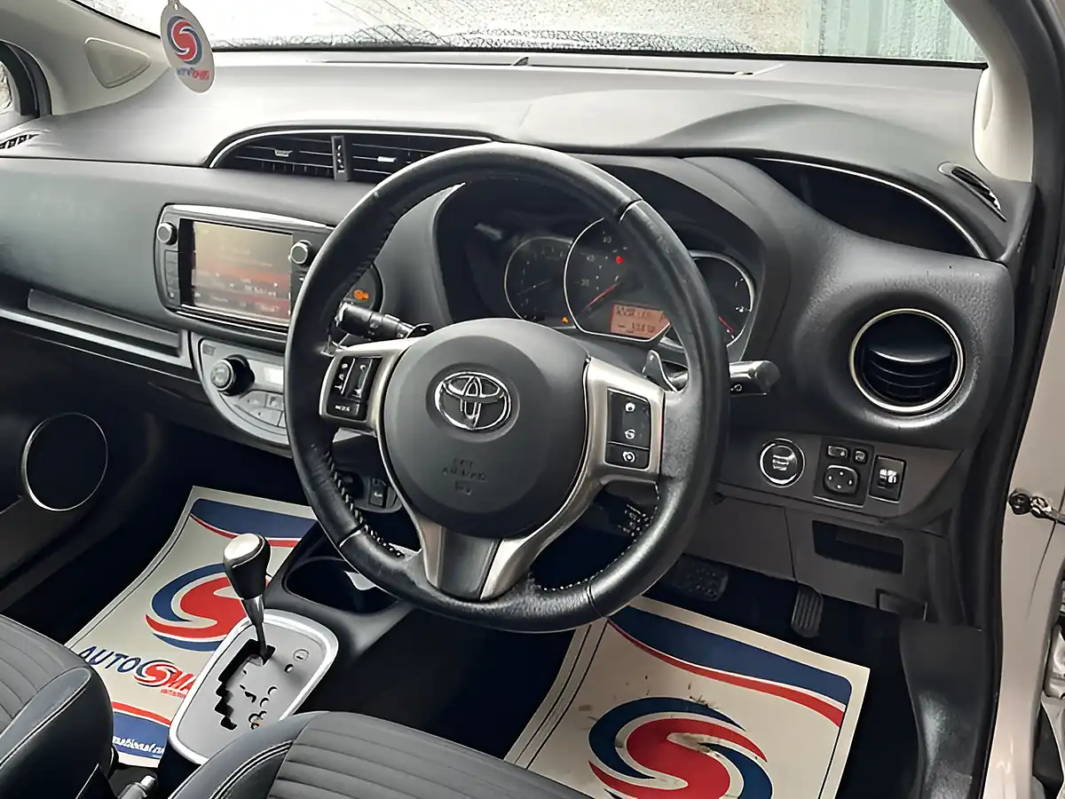 Used 2015 Toyota Yaris Excel Silver - Interior and Exterior details 16
