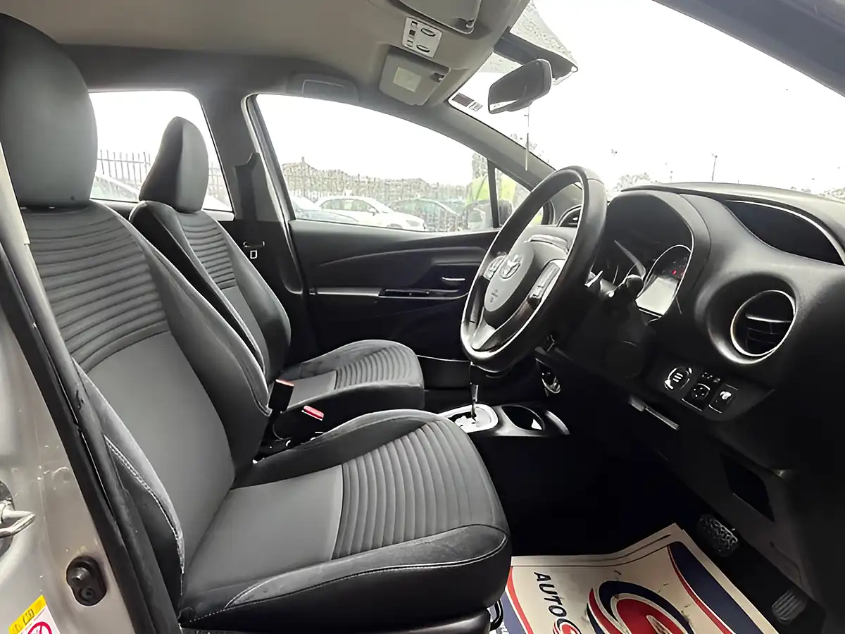 Used 2015 Toyota Yaris Excel Silver - Interior and Exterior details 5