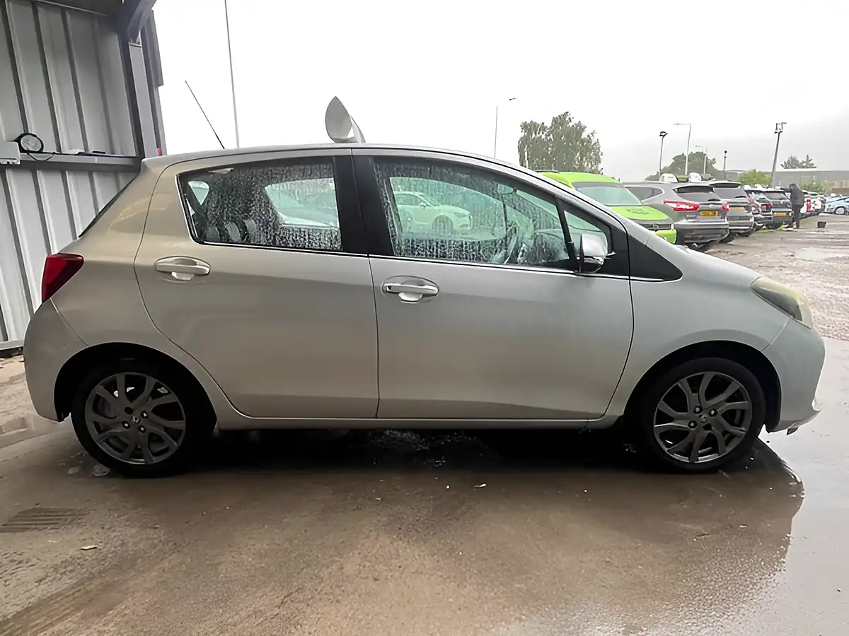 Used 2015 Toyota Yaris Excel Silver - Interior and Exterior details 7