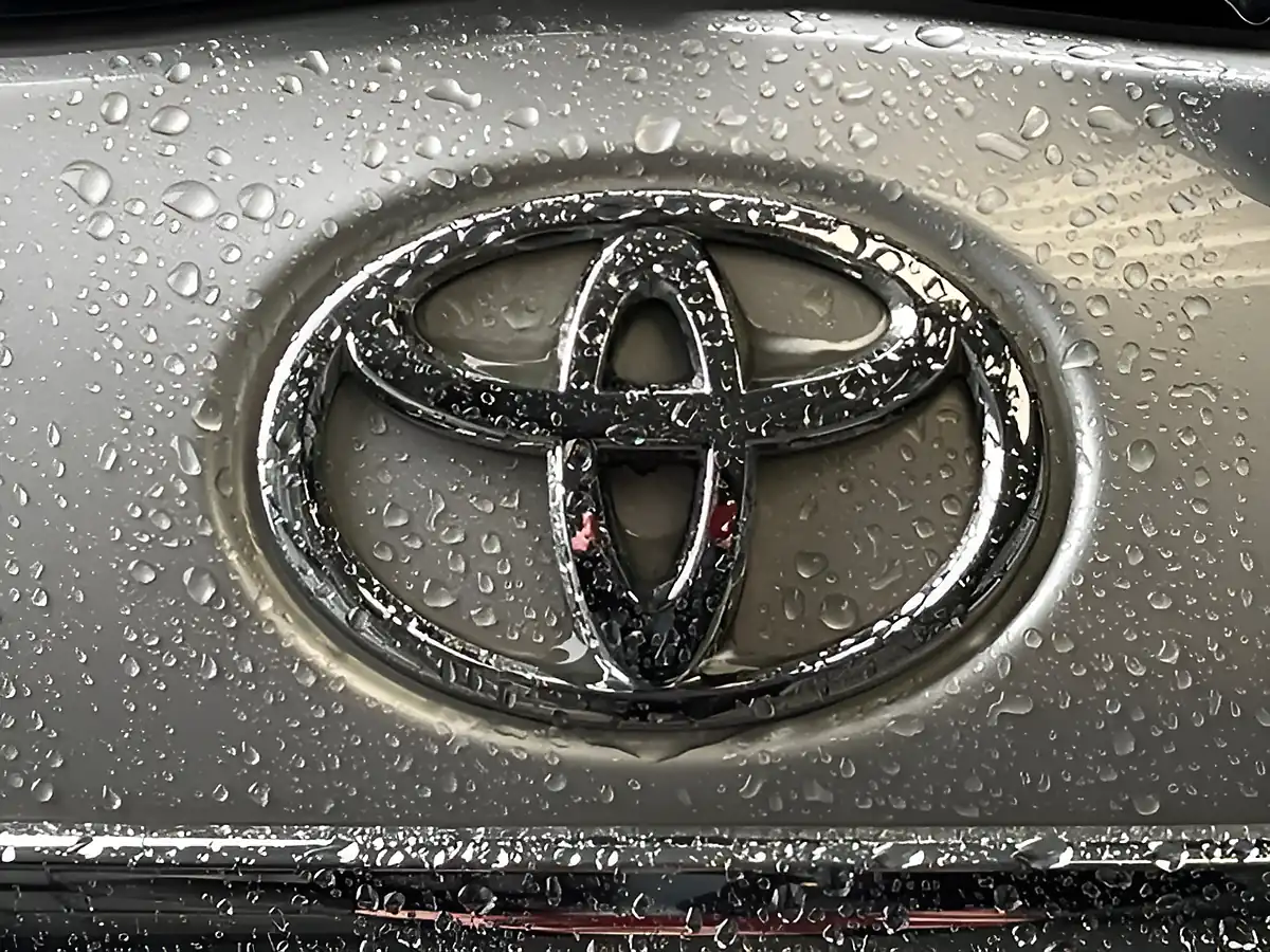 Used 2015 Toyota Yaris Excel Silver - Interior and Exterior details 8