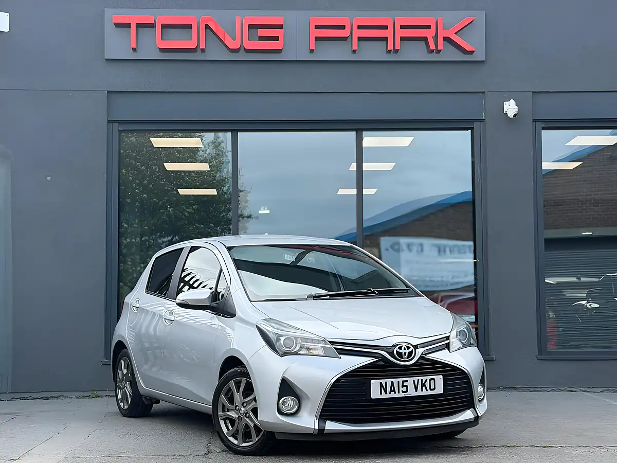 Used 2015 Toyota Yaris Excel Silver - Front View