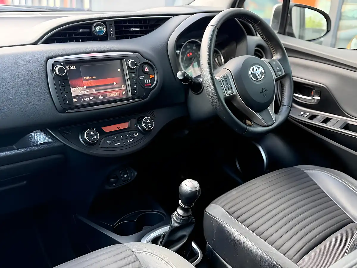 Used 2015 Toyota Yaris Excel Silver - Interior and Exterior details 3