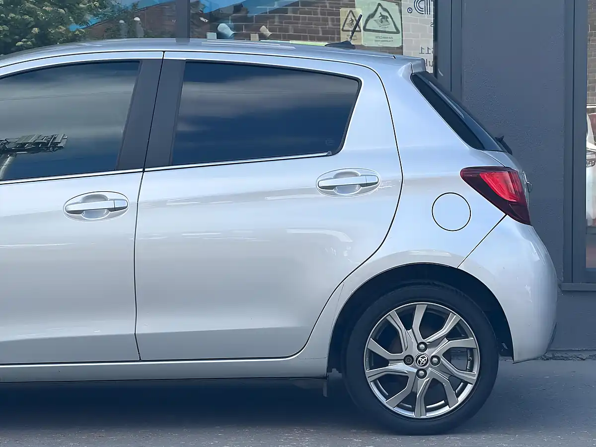 Used 2015 Toyota Yaris Excel Silver - Interior and Exterior details 6