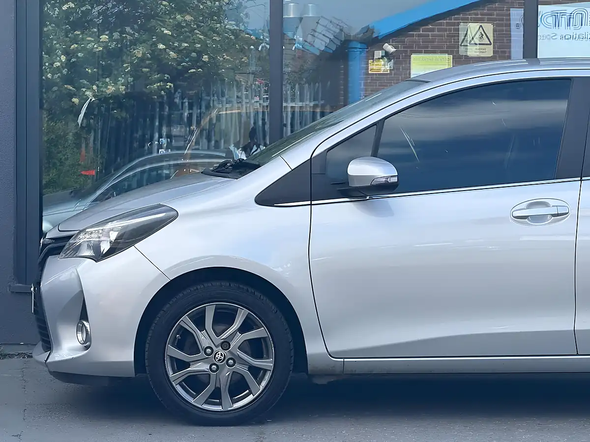 Used 2015 Toyota Yaris Excel Silver - Interior and Exterior details 7