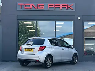 Used 2015 Toyota Yaris Excel Silver - Interior and Exterior details 9
