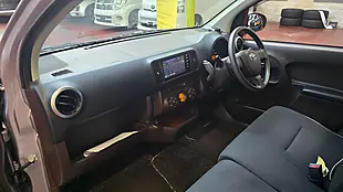 Used 2015 Toyota Yaris Hatchback Silver - Interior and Exterior details 10