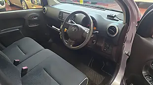 Used 2015 Toyota Yaris Hatchback Silver - Interior and Exterior details 11