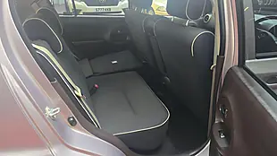Used 2015 Toyota Yaris Hatchback Silver - Interior and Exterior details 12