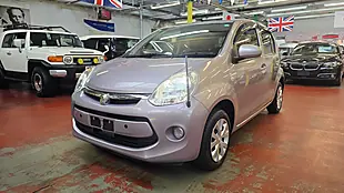 Used 2015 Toyota Yaris Hatchback Silver - Interior and Exterior details 15