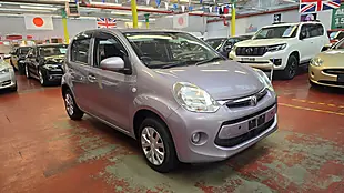 Used 2015 Toyota Yaris Hatchback Silver - Interior and Exterior details 2