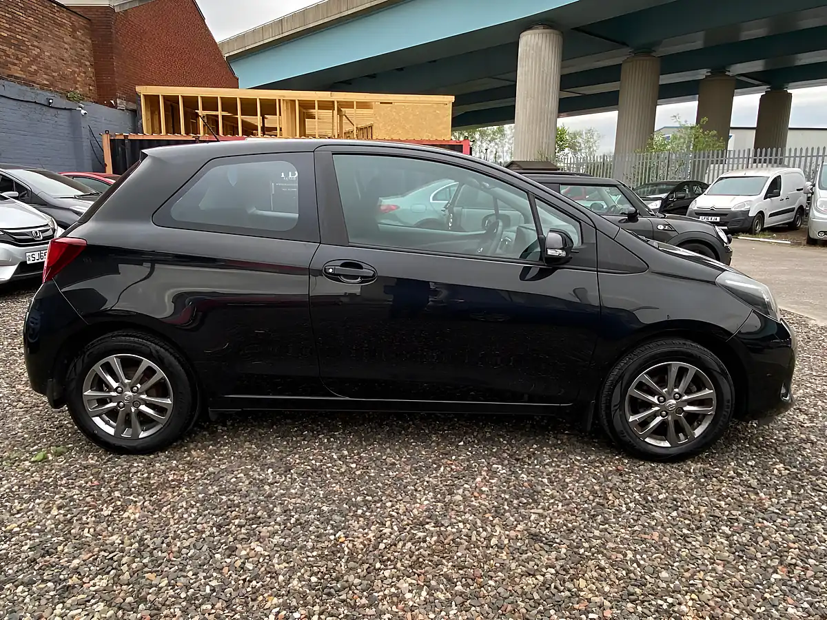 Used 2015 Toyota Yaris Icon Black - Interior and Exterior details 10