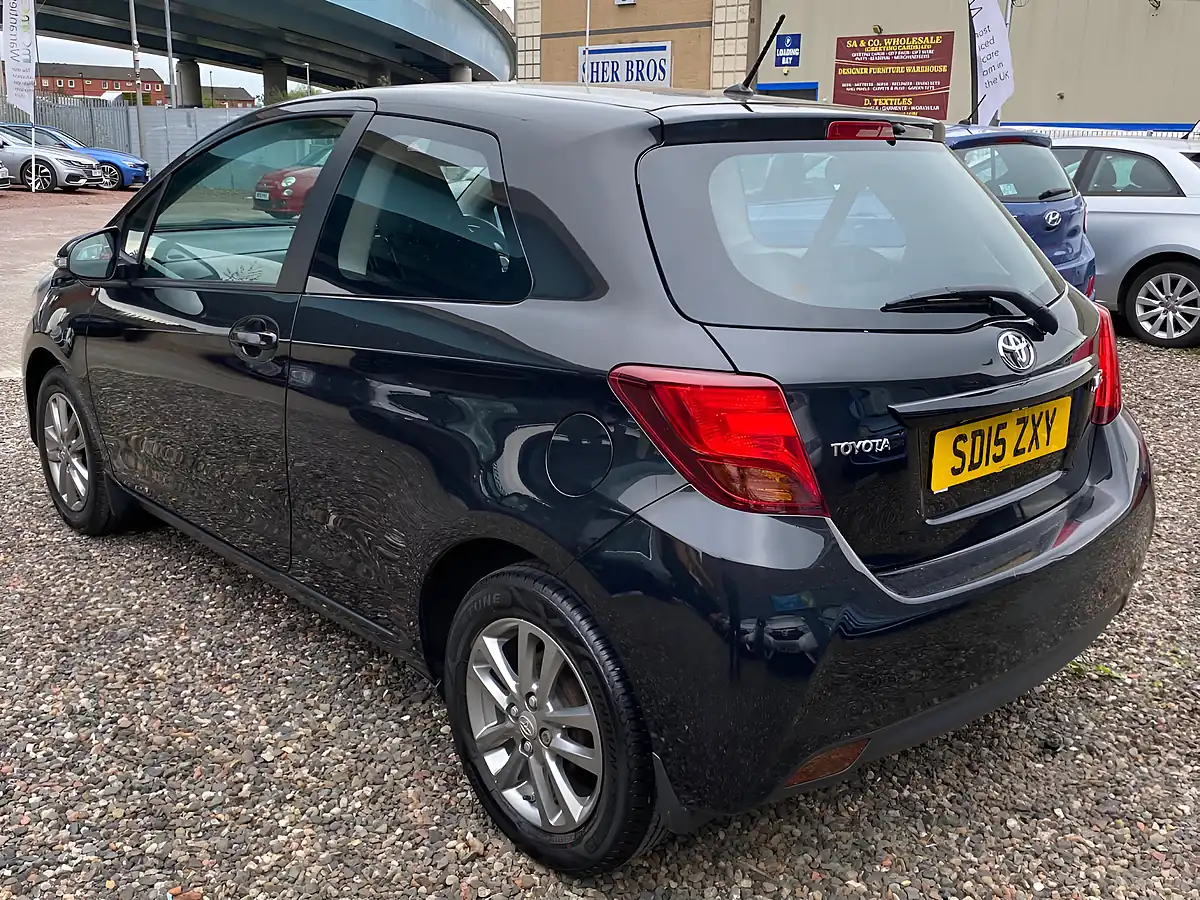 Used 2015 Toyota Yaris Icon Black - Interior and Exterior details 7
